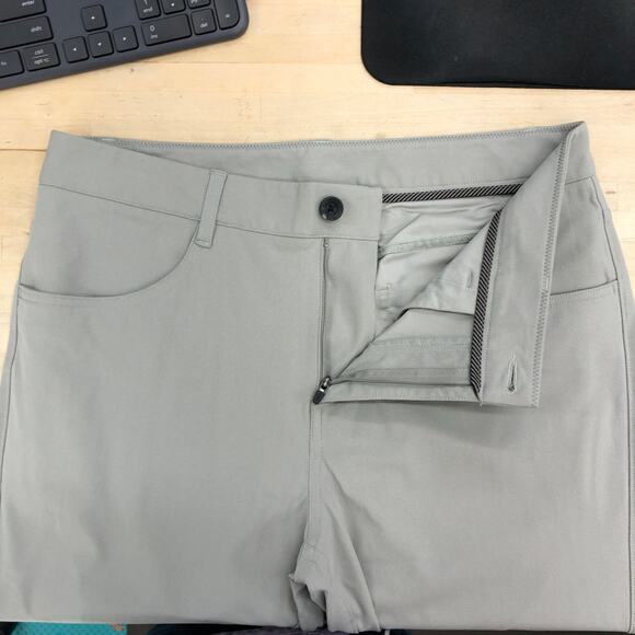 Vuori Pants Mens 31 Meta Gray Performance Stretch Slim Straight Active Golf - Picture 13 of 14